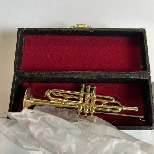 Miniature gold trumpet - gold, in